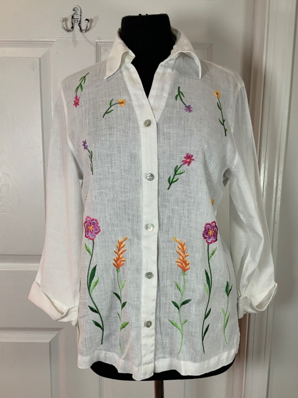 Dress Barn White Linen Floral Embroidered Button Up Garden Boho Top Size XL